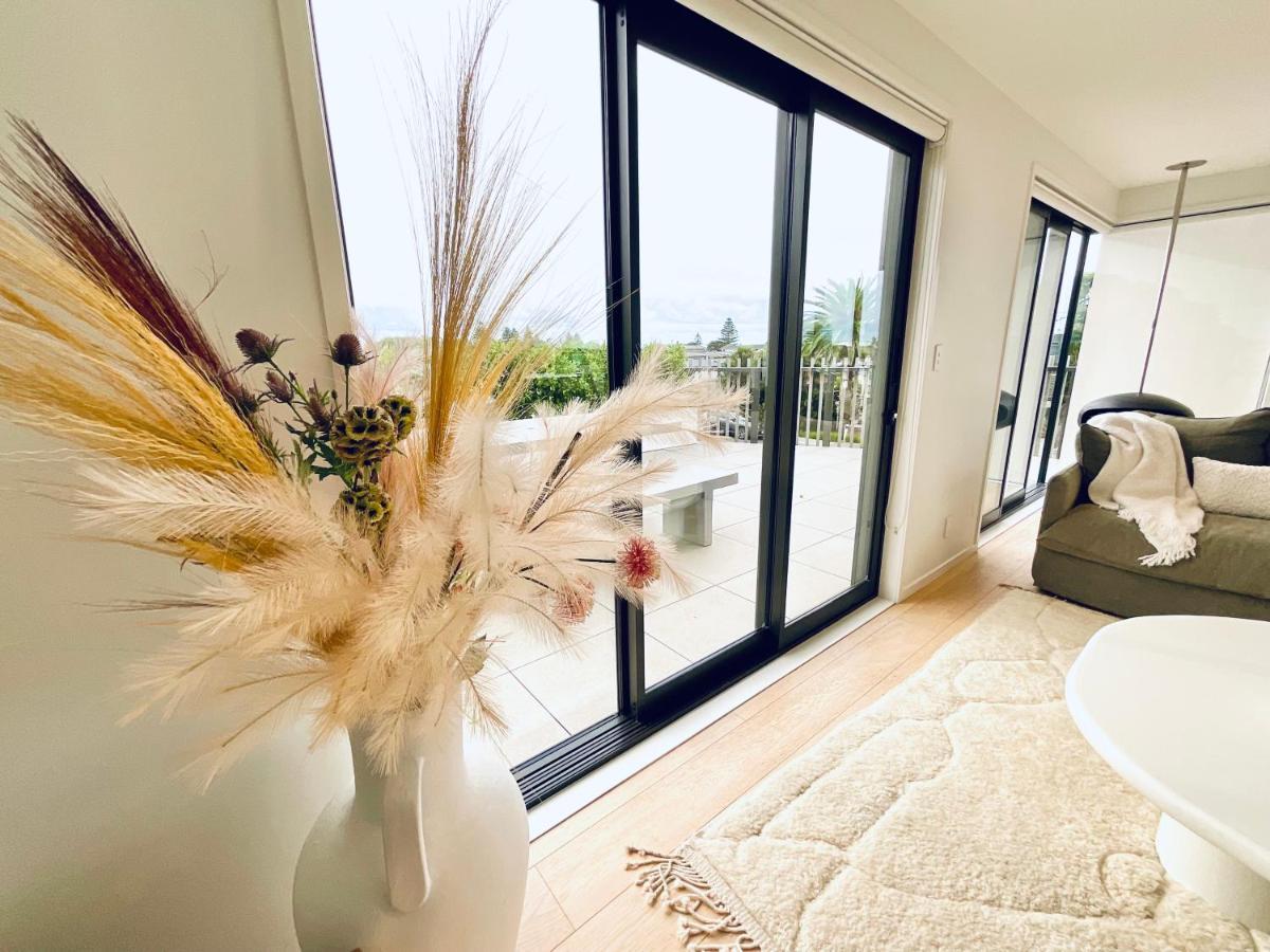Deluxe Downtown Mount Maunganui Villa Exteriör bild
