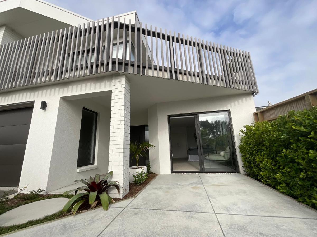 Deluxe Downtown Mount Maunganui Villa Exteriör bild