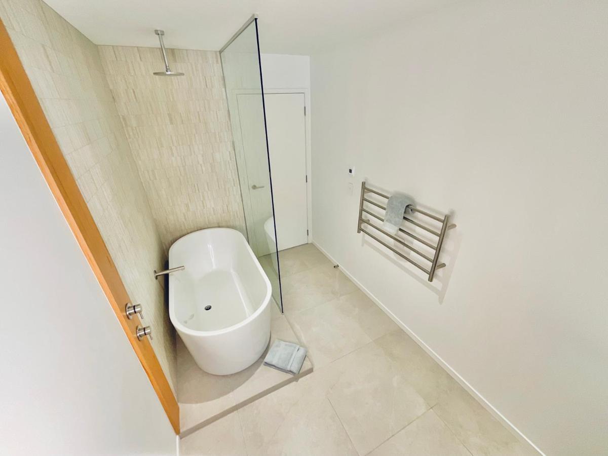 Deluxe Downtown Mount Maunganui Villa Exteriör bild