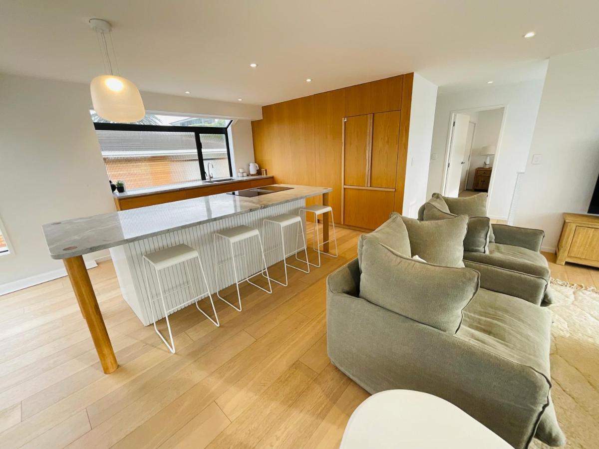 Deluxe Downtown Mount Maunganui Villa Exteriör bild