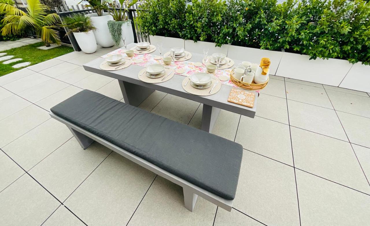 Deluxe Downtown Mount Maunganui Villa Exteriör bild
